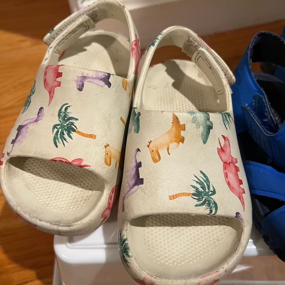 Kids Dinosaur Print sandals